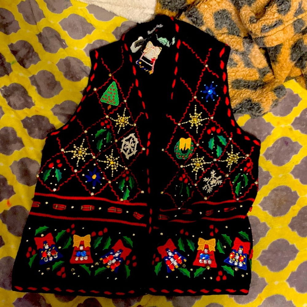 I am selling a ugly Christmas sweater for $6 size is medium